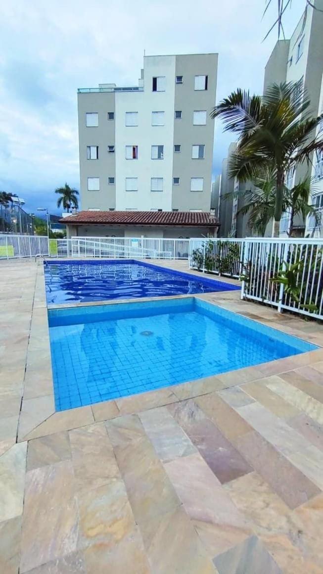 Apartamento Com Piscina Churrasqueira Em Ubatubaアパートメント エクステリア 写真